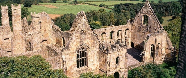 Wingfield Manor © English Heritage