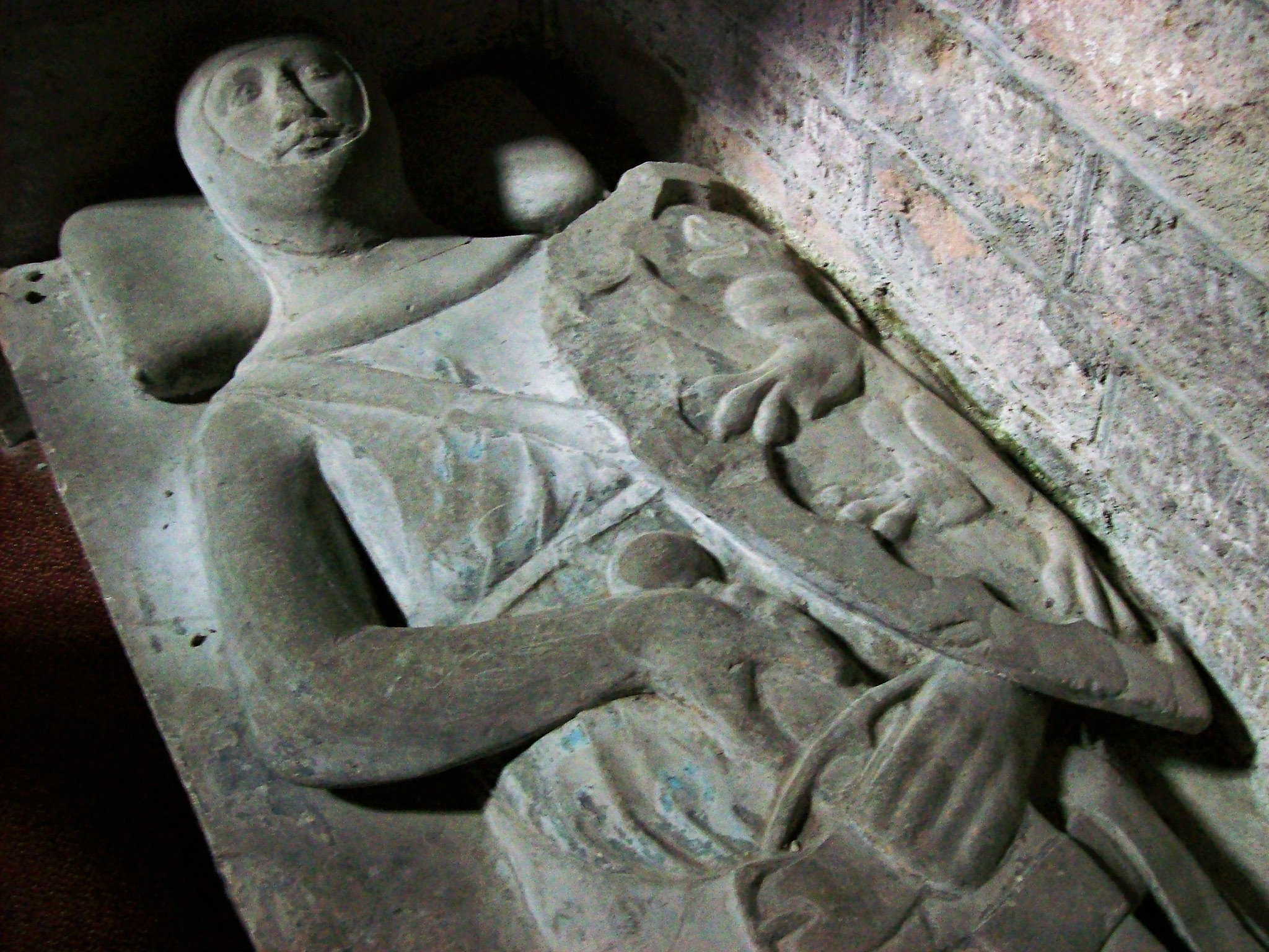 Knights Effigy St Mary Dilwyn 01