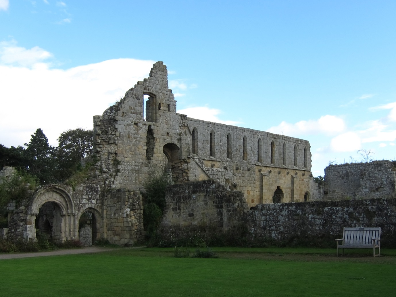 Ruins-of-Cistercian-Abbey-of-Jervaulx-Yorkshire