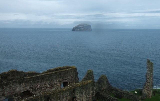 ©-2015-Tudor-Times-–-The-view-from-Tantallon-Castle-to-Bass-Rock-Firth-of-Forth