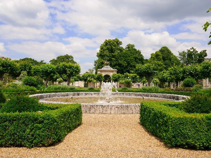 Gateway And Elizabethan Fountain Wilton House