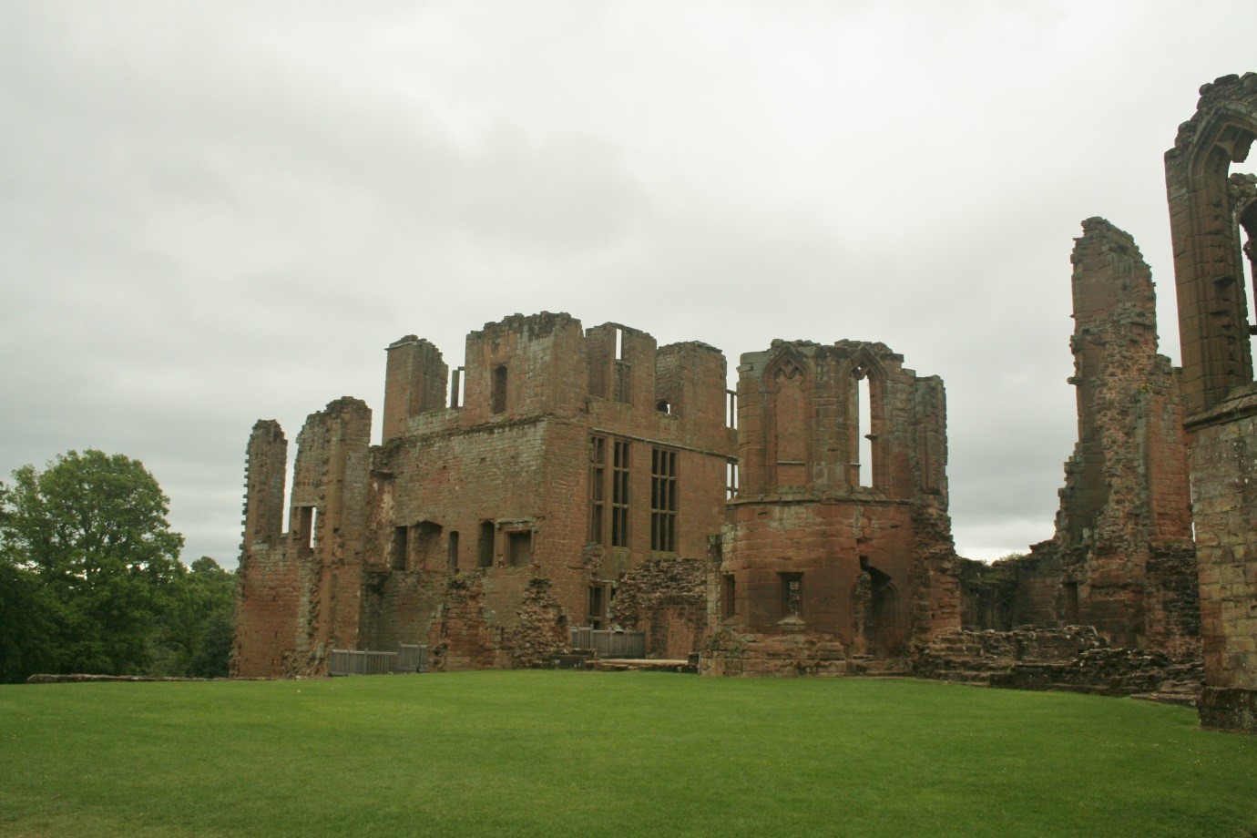 Leicester’s-Building-–-1560s-1570s-containing-apartments-for-Elizabeth-I