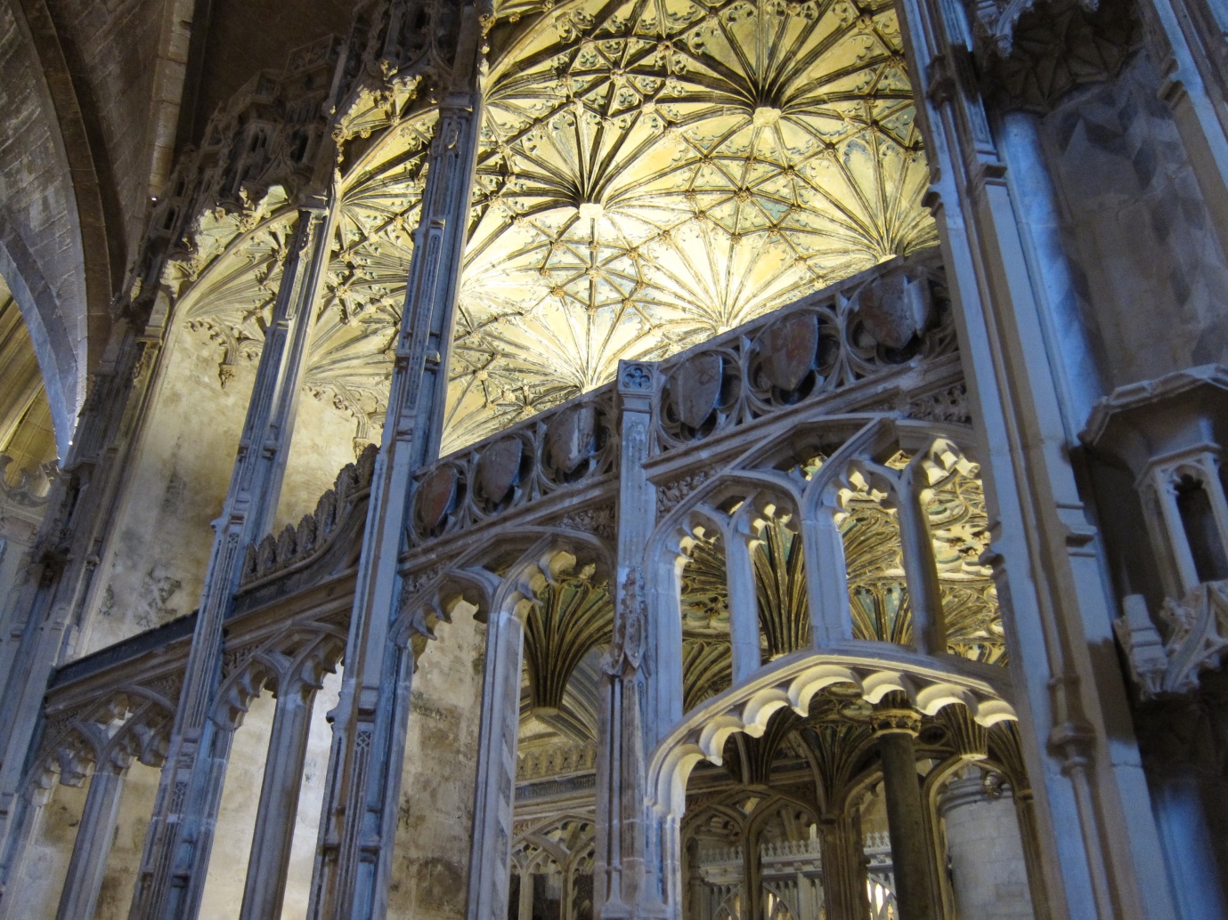 The-chanty-chapel-of-Isabella-le-Despenser-Tewkesbury-heiress-and-her-two-husbands-the-Earls-of-Worcester-and-Warwick-©-Tudor-Times-2015
